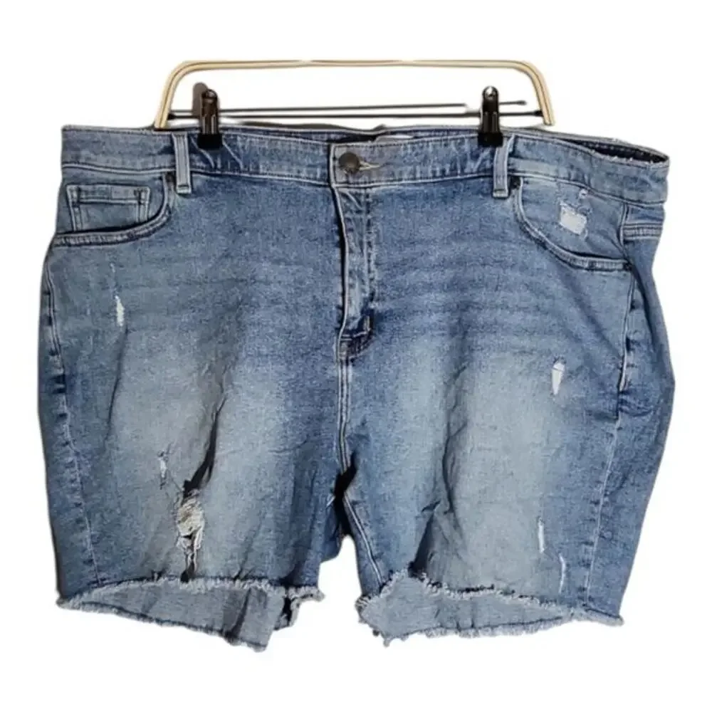 Lane Bryant‎ Mid Rise Girlfriend Distressed Relaxed Denim Shorts raw Hem Plus 24